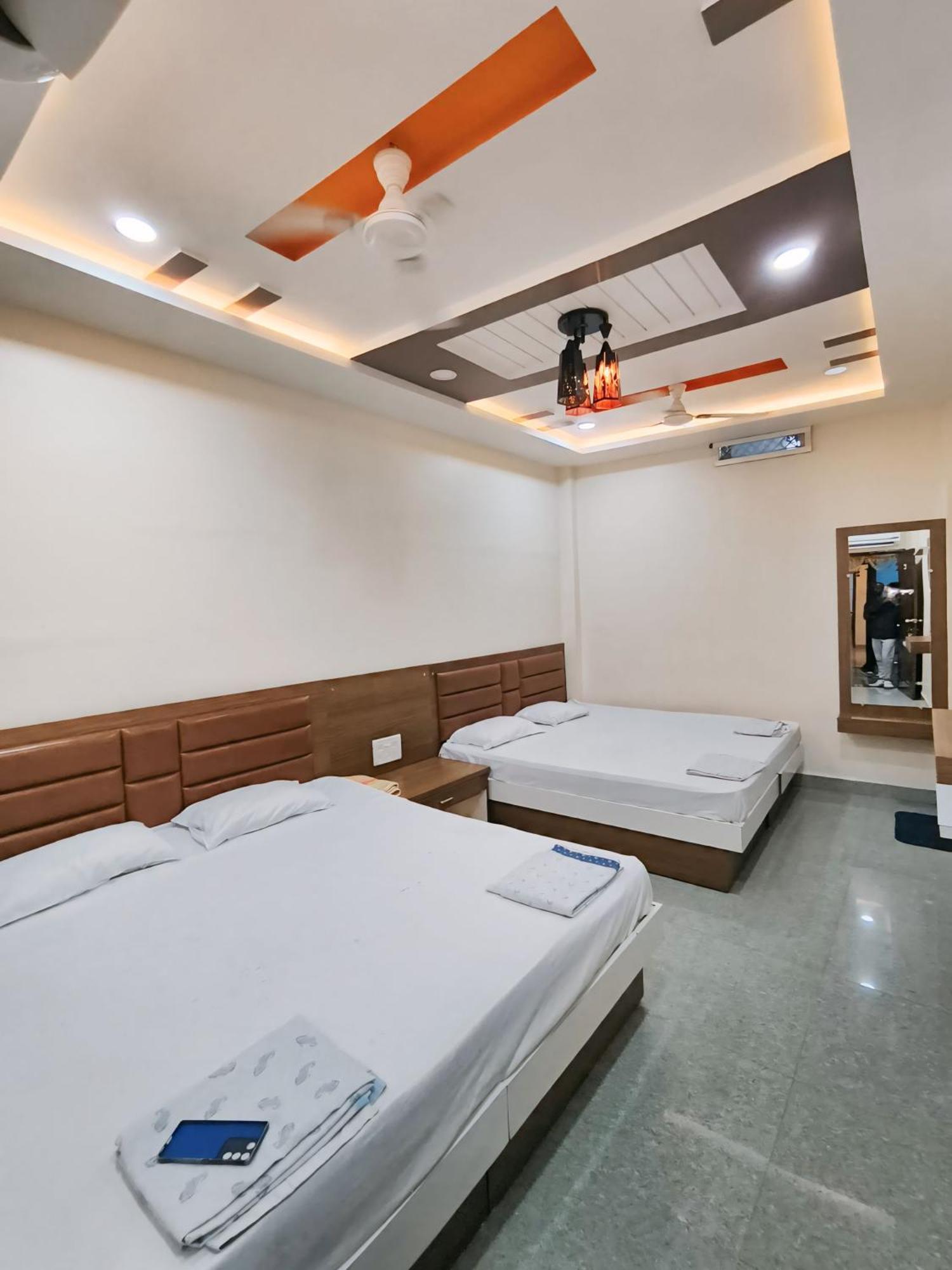 Shree Trilokeshwar Guesthouse Ujaim Exterior foto